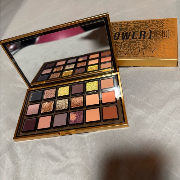 Brand New HUDA BEAUTY Empowered Eyeshadow Palette - Picture 4 of 5
